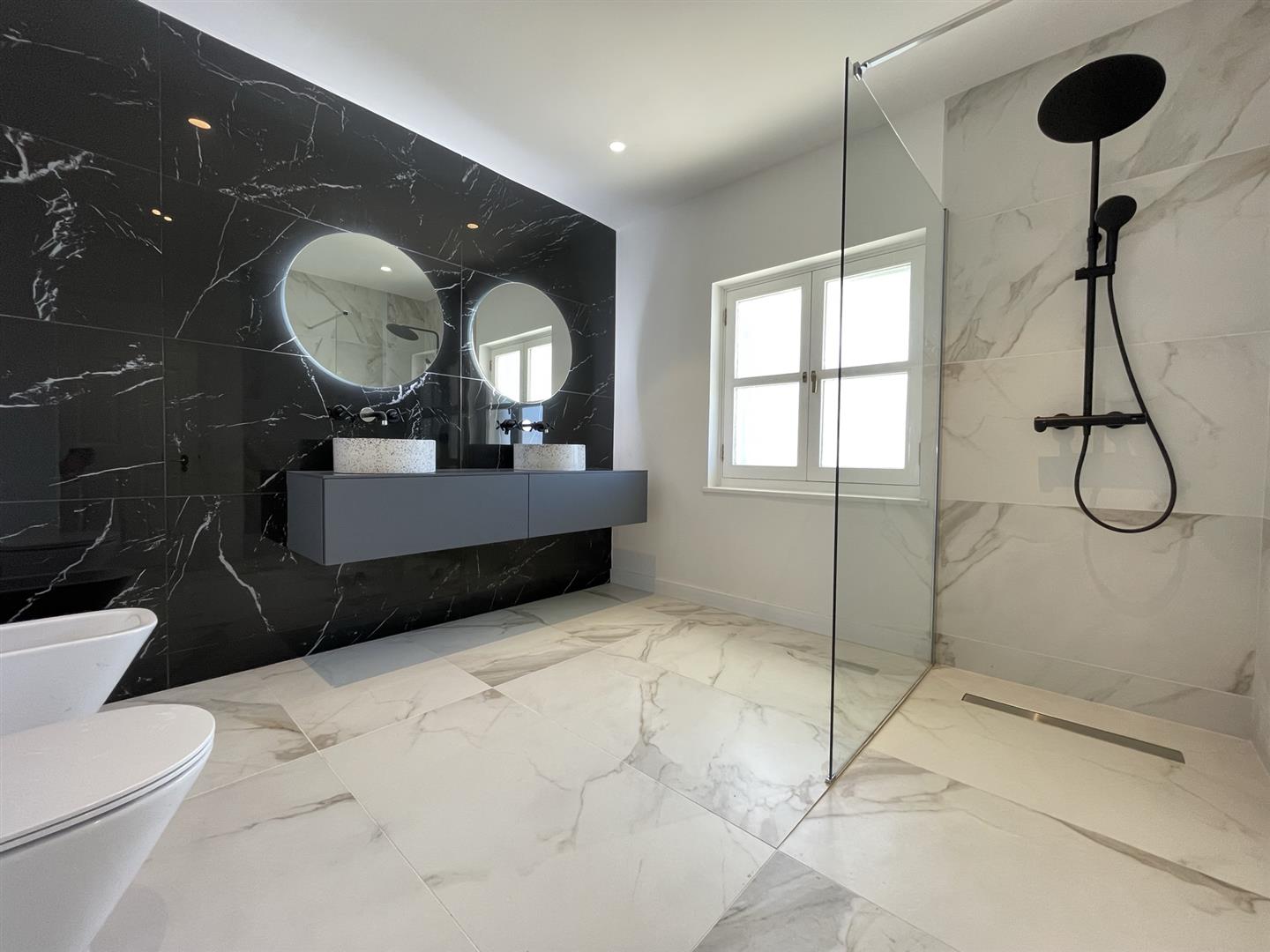 Image of Apartment - 3 Bedrooms - 2 Bathrooms for Rental in Ragged Staff Wharf-Gibraltar, Image 7